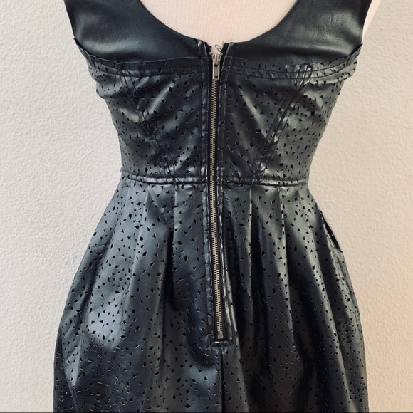 SILENCE + NOISE urban outfitters black faux leather mini dress womens 6 - Picture 7 of 8